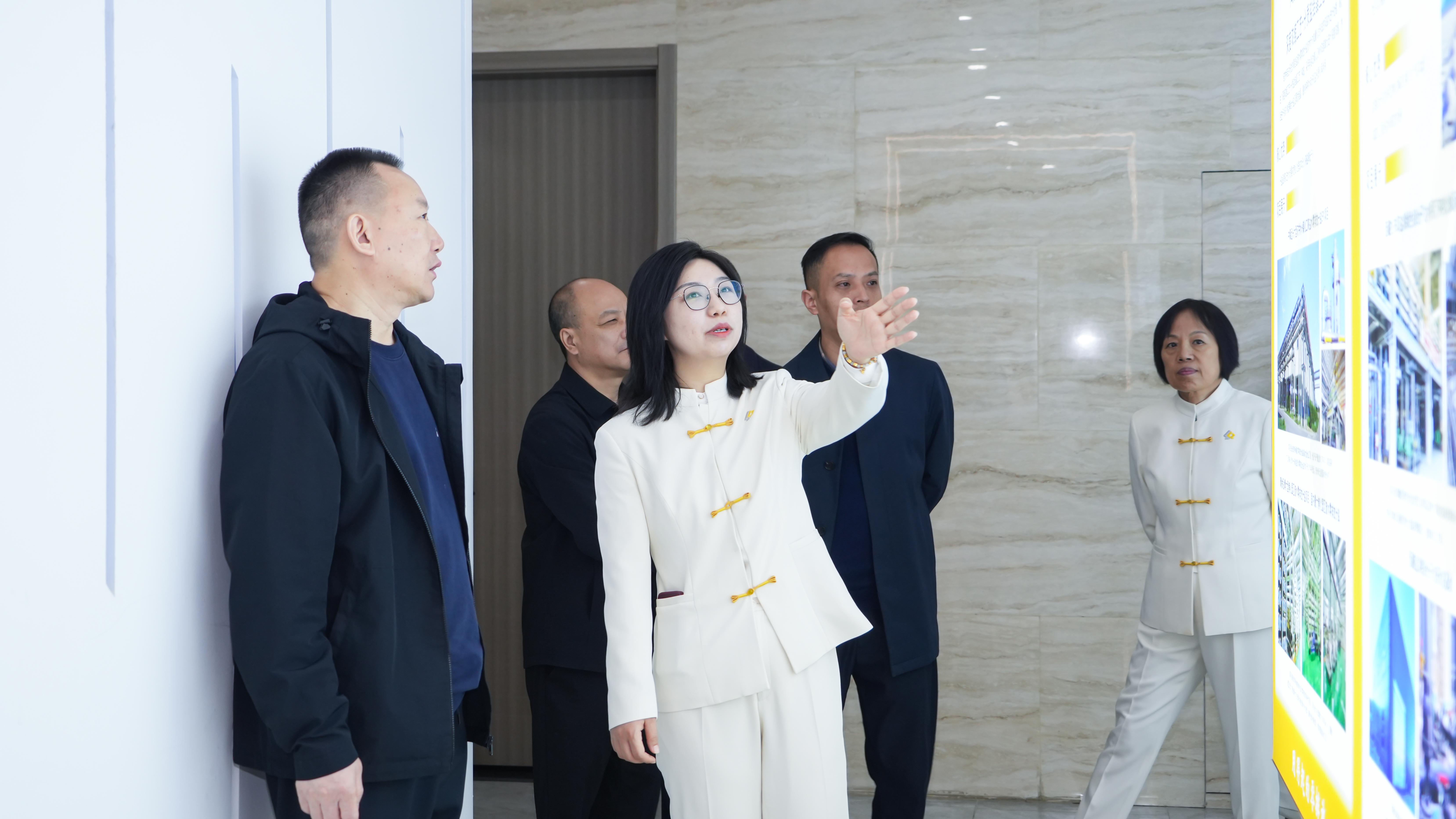 倍头条 | 遂宁市大英县当局辅导光临豪门国际官网调查参观 