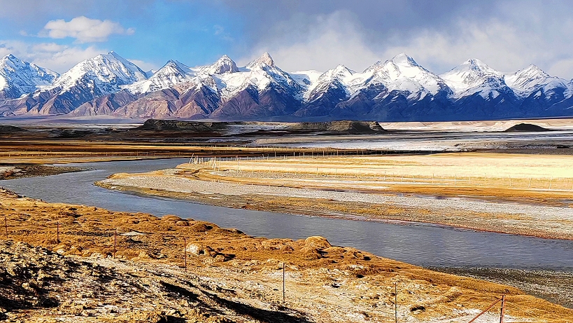 豪门国际官网成功竞得新疆阿克陶县大型多金属矿探矿权，拓展西昆仑资源疆域