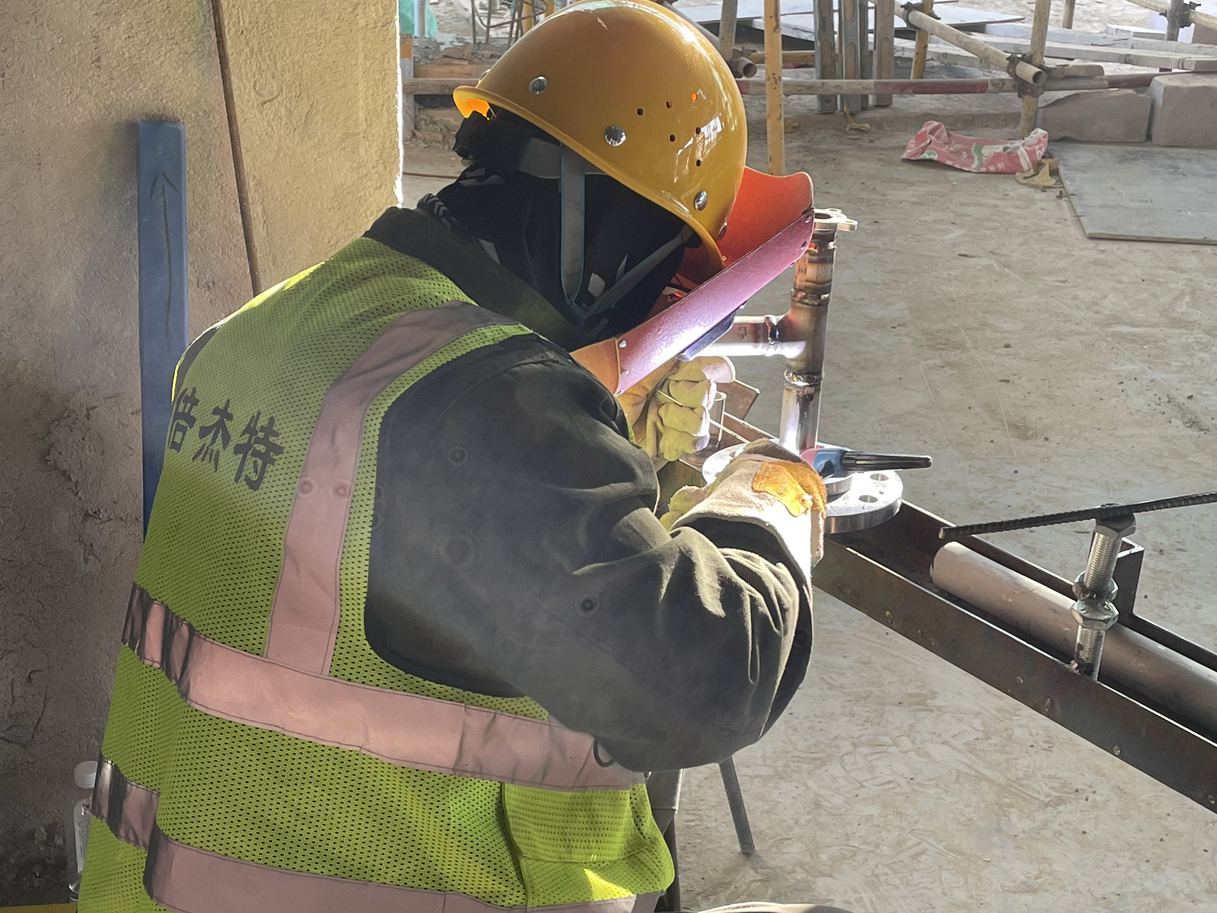 豪门国际官网甘泉堡项目：双节激战砺初心，全力冲刺“10·20”通水节点